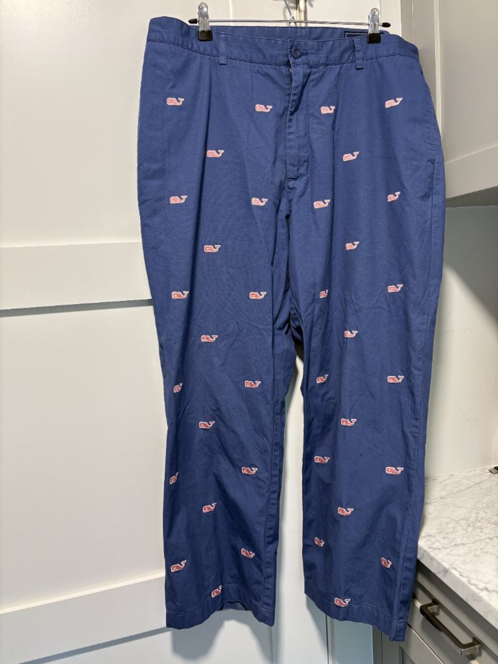 Men's Vineyard Vines Navy Chinos with Whales, size 38 x30